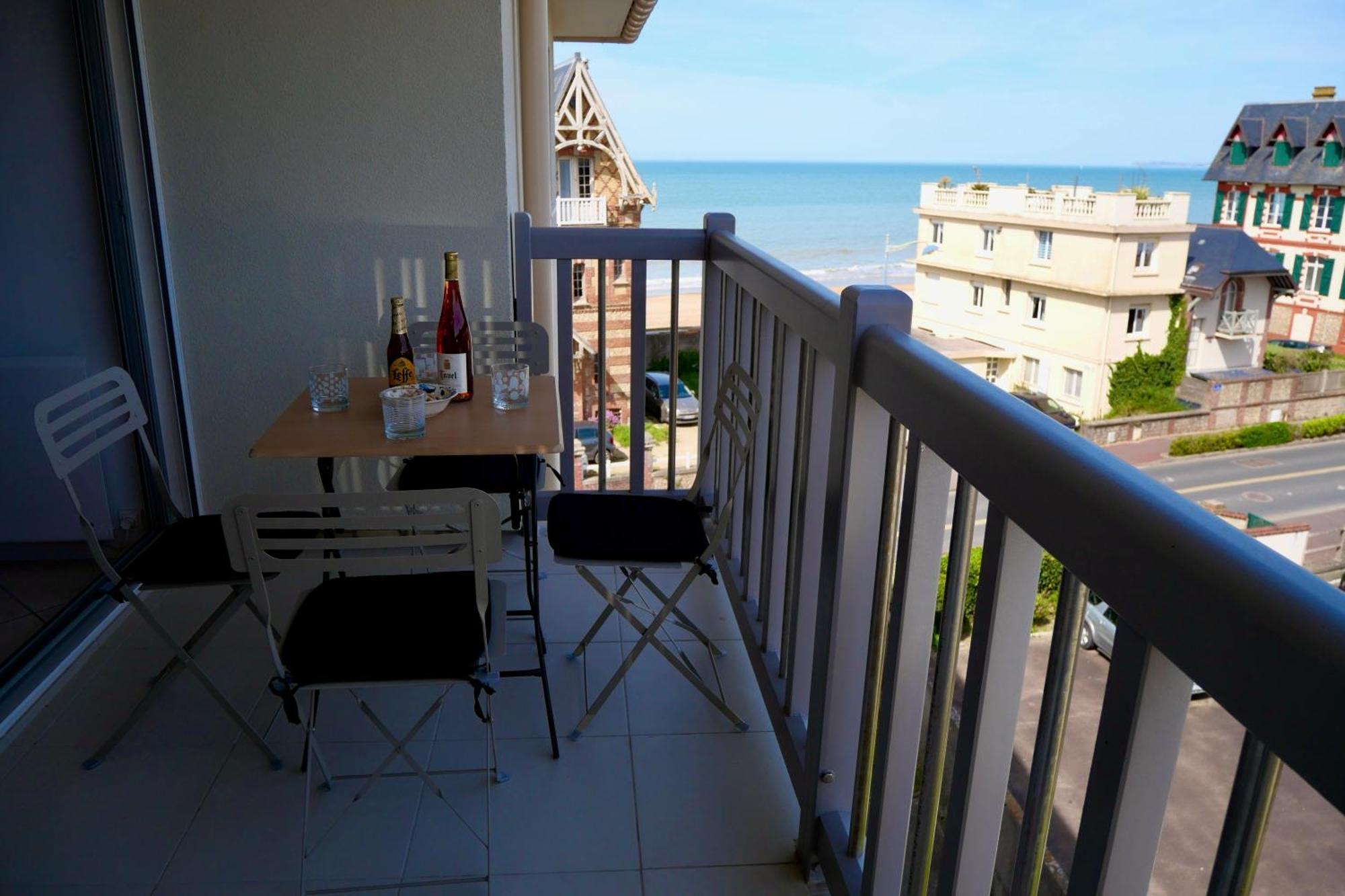 Appartement Vue Mer - 30 M De La Plage - 5 Minutes A Pied Du Centre Ville Et Du Casino Villers-sur-Mer Buitenkant foto