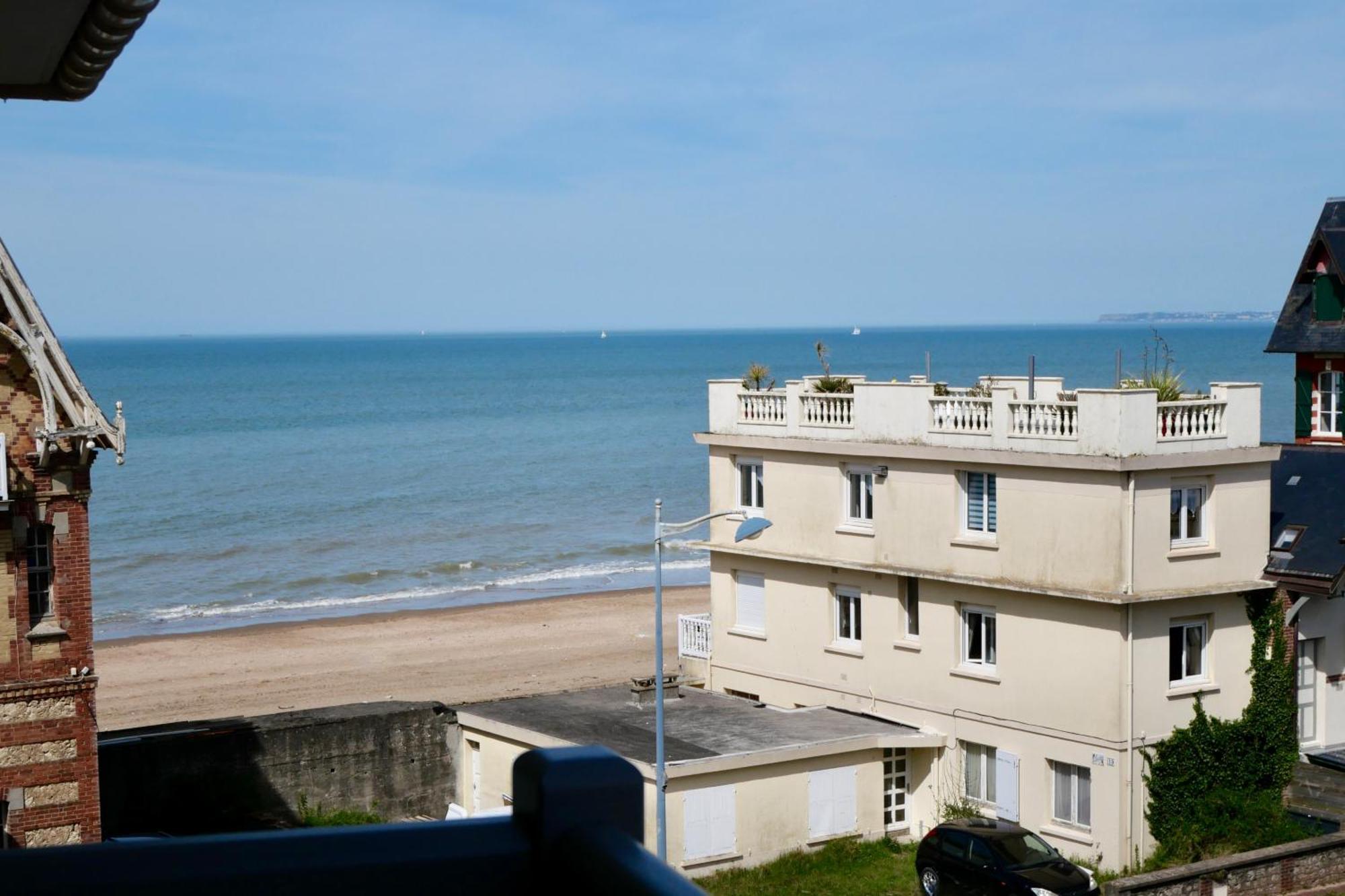 Appartement Vue Mer - 30 M De La Plage - 5 Minutes A Pied Du Centre Ville Et Du Casino Villers-sur-Mer Buitenkant foto